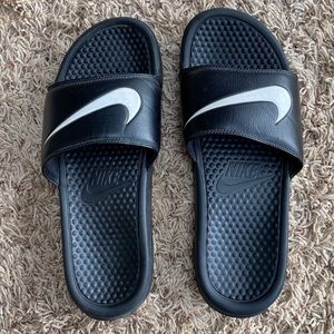 Nike black athletic Slides/sandals